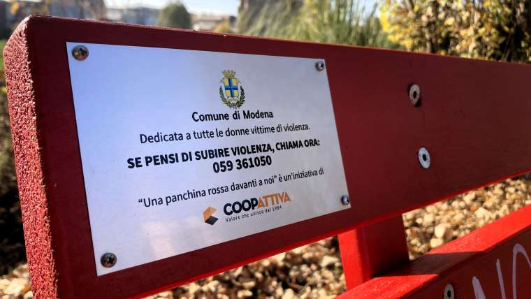 Panchina rossa Coopattiva